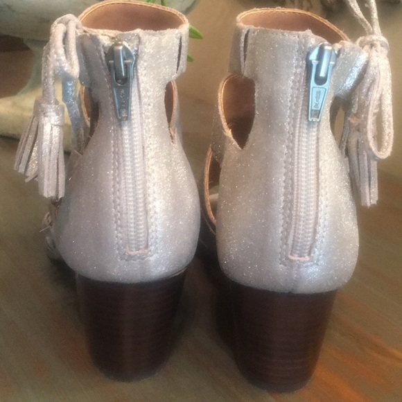 Nicole Tatiana Grey Silver Sandals - Picture 4 of 8